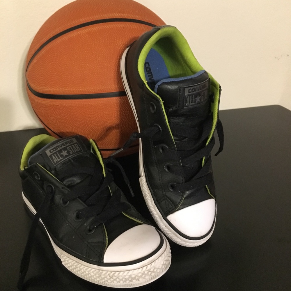 Boys leather converse shoe size 2